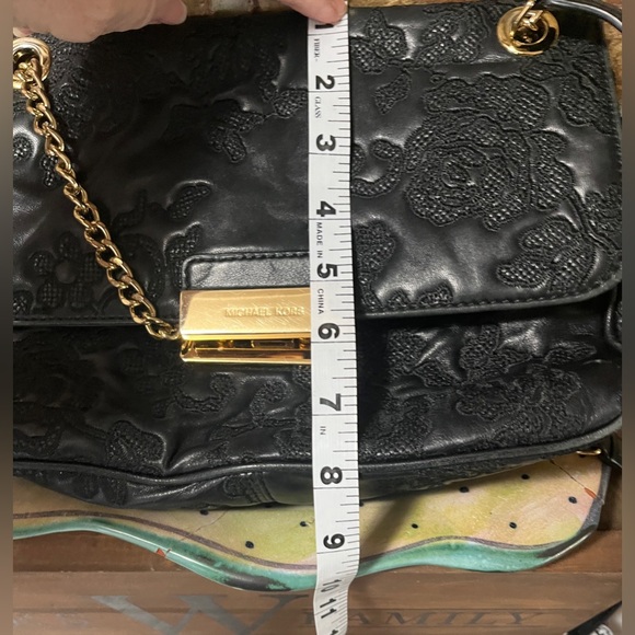 Michael Kors Sloan Bag with Gold Chain - Picture 14 of 16